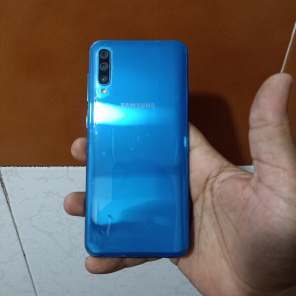 سامسونگ Galaxy A50 حافظه ۱۲۸ گیگابایت رام ۴ گیگابایت ( در حد نو ) - Image 2